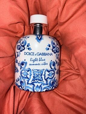 MensDolce & Gabbana Light Blue Summer Vibes Bottle - White & Blue Ceramic Design